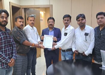 ईरा ने इसीएल अध्यक्ष सह प्रबंध निदेशक से मिलकर पत्रकारों के हित में ज्ञापन सोपा