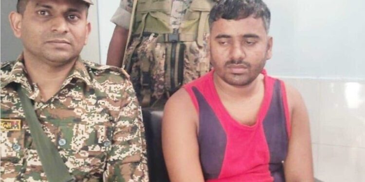 पलामू ACB के हत्थे चढ़ा सहायक अभियंता, पांच हजार रूपये घुस लेते रंगेहांथ गिरफ्तार