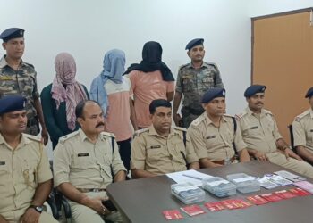 ऑन लाइन गेमिंग के माध्यम से साइबर ठगी करने वाले 3 साइबर अपराधी झरिया से पुलिस ने किया गिरफ्तार, एक करोड़ का मिला ट्रांजेक्सन