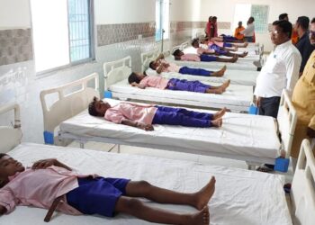 लातेहार के एक स्कूल में दूषित पानी पीने से 20 बच्चे बीमार, सभी बच्चों अस्पताल में कराया गया भर्ती