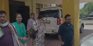 सरायकेला में LRDC कार्यालय के महिला क्लर्क को ACB ने रिश्वत लेते किया गिरफ्तार