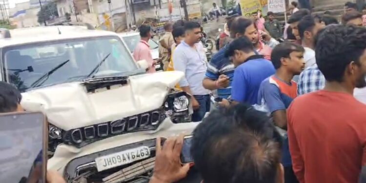 धनबाद में एक बार फिर रफ्तार का कहर, बाइक सवार पिता पुत्री गंभीर रूप से घायल