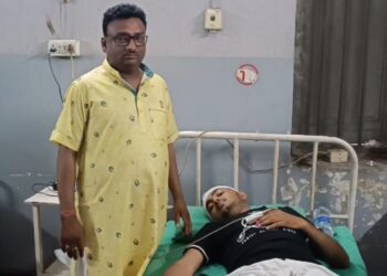पुराने विवाद में एक युवक के साथ बुरी तरह से मारपीट करने का आरोप, घायल युवक चल रहा इलाज
