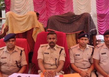 मोटरसाइकिल चोर गिरोह का खुलासा, 5 शातिर चोर गिरफ्तार, चोरी गई 12 बाइक भी बरामद
