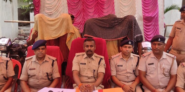 मोटरसाइकिल चोर गिरोह का खुलासा, 5 शातिर चोर गिरफ्तार, चोरी गई 12 बाइक भी बरामद