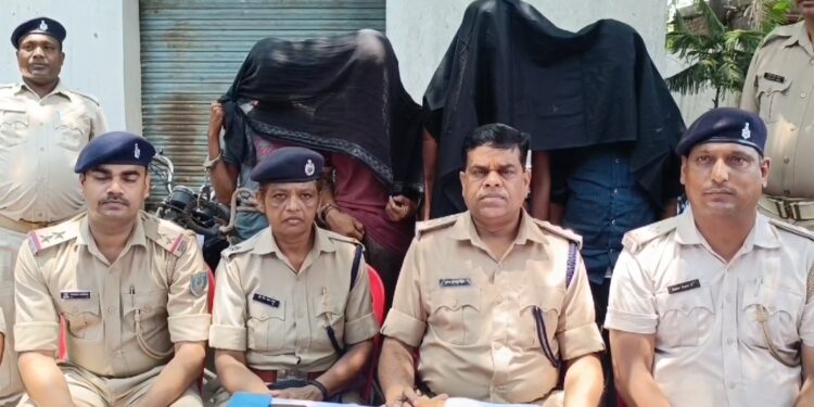 तीसरा थाना पुलिस ने लोहा चोरी करते चार लोहा चोर को किया गिरफ्तार, गैस कटर भी बरामद, प्रेस वार्ता कर SDPO ने दी जानकारी