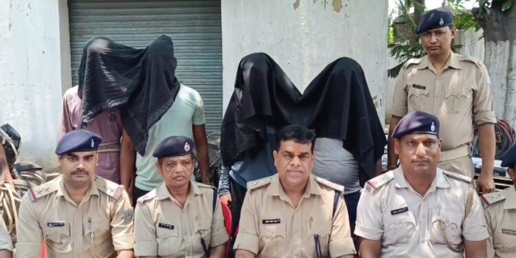 पुलिस की विशेष टीम ने एक बार फिर पांच बाइक किया जब्त, चार बाइक चोर गिरफ्तार
