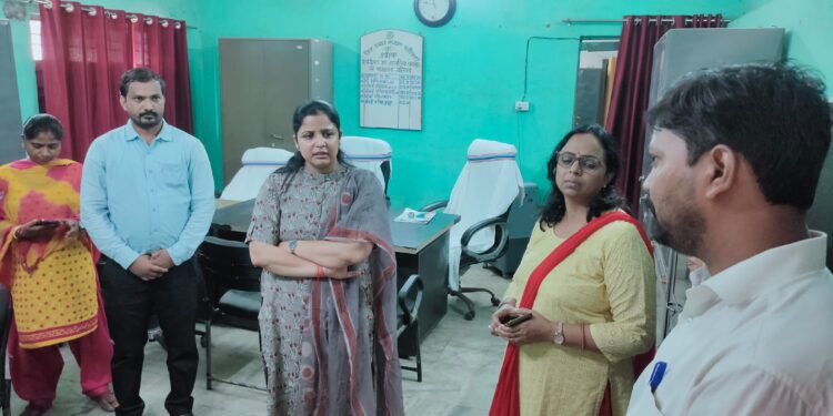 उपायुक्त ने किया संप्रेक्षण गृह एवं विशेष गृह का औचक निरीक्षण
