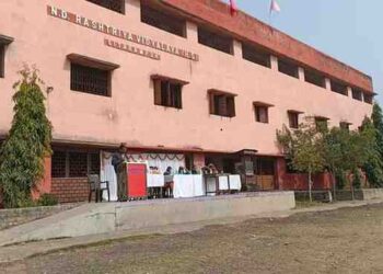 आसनसोल का सबसे बड़ा सरकारी स्कूल, जहां के बच्चें पिछले 6 वर्षों से प्रधानाध्यापक की राह ताक रहे