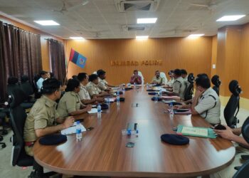 I.G ने पुलिस पदाधिकारियो के साथ की बैठक, पेंडेंसी कम करने और अपराधियों की धरपकड़ तेज करने के दिए निर्देश