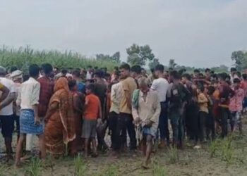 शराब में वर्चस्व को लेकर दो गुट भिड़े, एक को गोली मारकर हत्या, मौके से अवैध शराब जब्त, पुलिस जांच में जुटी