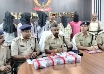 धनबाद लॉ कॉलेज के समीप युवक की गोली मारकर हत्या मामले का पुलिस ने किया खुलासा, एसएसपी ने प्रेस वार्ता कर दी जानकारी