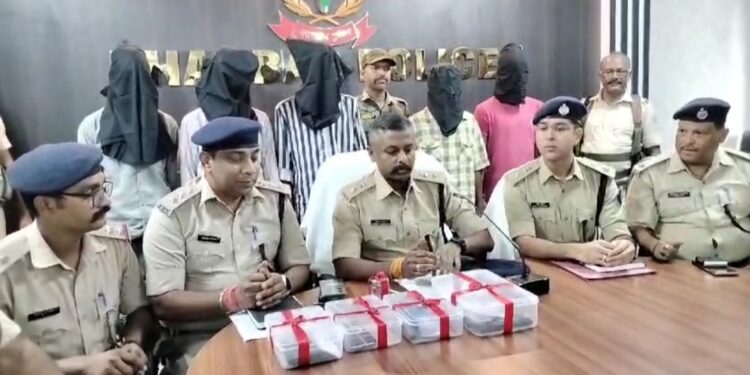 धनबाद लॉ कॉलेज के समीप युवक की गोली मारकर हत्या मामले का पुलिस ने किया खुलासा, एसएसपी ने प्रेस वार्ता कर दी जानकारी