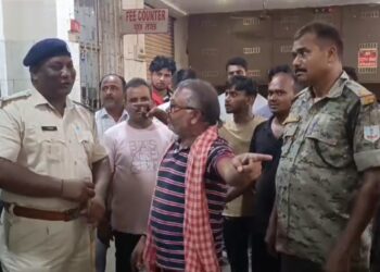 झरिया मातृसदन में गर्भवती महिला की मौत, परिजनो ने अस्पताल पर लापरवाही का लगाया आरोप, जमकर किया हंगमा 