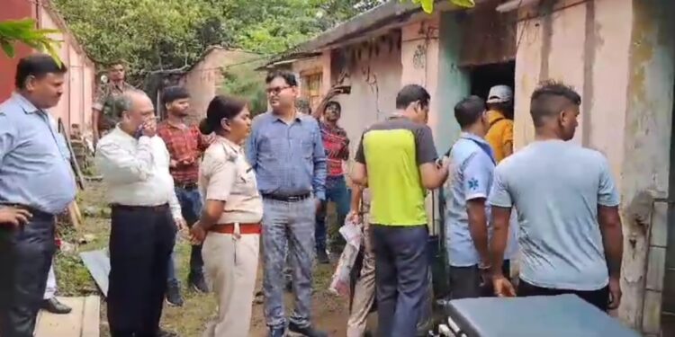 धनबाद IIT – ISM मे एक सेक्युरिटी गार्ड ने अपने कमरे में फांसी लगाकर की आत्महत्या
