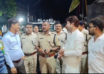 धनबाद एसएसपी ने झरिया पंहुच मोहर्रम अखाड़ा जुलुश का किया निरीक्षण, झरिया की घटना से दिखे नाराज, कहा असमाजिक तत्वों पर होगी कार्रवाई 