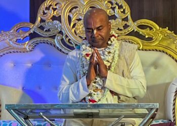 झारखंड इस्कॉन कमिटी के नाडू गोपाल प्रभु ने धनबाद कुसुम विहार में किए कथा एवं कीर्तन