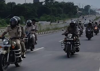 एसएसपी के नेतृत्व में निकाली गई बाइक पेट्रोलिंग,शहर का भ्रमण कर लिया गया सुरक्षा व्यवस्था का जायजा