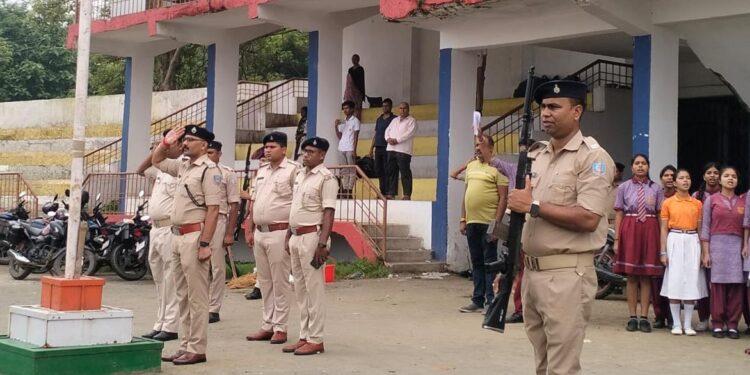 शहीद रणधीर वर्मा स्टेडियम में किया गया स्वतंत्रता दिवस परेड का पूर्वाभ्यास,9:05 में होगा झंडोतोलन