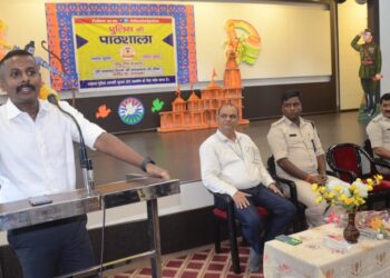 राजकमल स्कूल में ‘पुलिस की पाठशाला’ बच्चों को पढ़ाया गया सफलता और अनुशासन का पाठ, दी गई कई जानकारी
