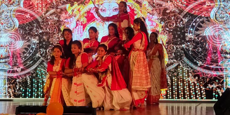 जिला प्रशासन द्वारा रंगारंग सांस्कृतिक कार्यक्रम का आयोजन,देश भक्ति गीत व नृत्य से मोहा मन
