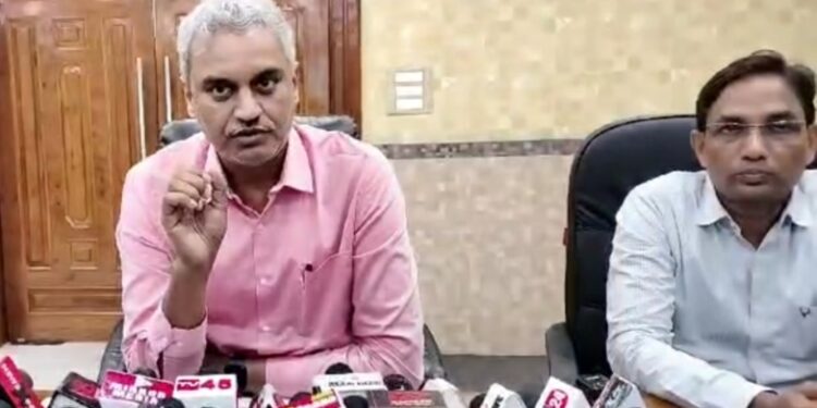 केन्द्र सरकार की यूनिफाइड पेंशन स्कीम (UPS) 1अप्रेल 25 से होगा लागू , केंद्रीय कर्मचारी को मिलेगी कई सुविधा : डीआरएम