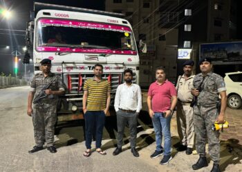 500 क्यूबिक फीट अवैध बालू लदा हाइवा जब्त,FIR