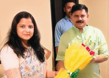 कोयला एवं खान राज्य मंत्री का उपायुक्त ने किया स्वगत, विधायक ने सौंपे 11 सूत्री मांग पत्र