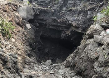 दबंग कांग्रेस नेता के गुर्गे  सिजूआ में अवैध माइंस से कर रहा कोयला उत्खनन