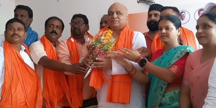 मुख्यमंत्री 8 लेन सड़क दिया सौगात, निवर्तमान मेयर ने पार्षदों का जताया आभार