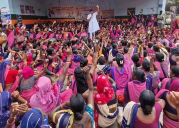 अनिश्चितकालीन हड़ताल पर गई राज्य की आंगनबाड़ी सेविका-सहायिका