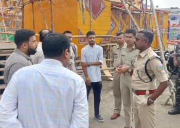 SSP ने पुलिस टीम के साथ पूजा पंडालों का किया निरीक्षण, दिए कई दिशा निर्देश