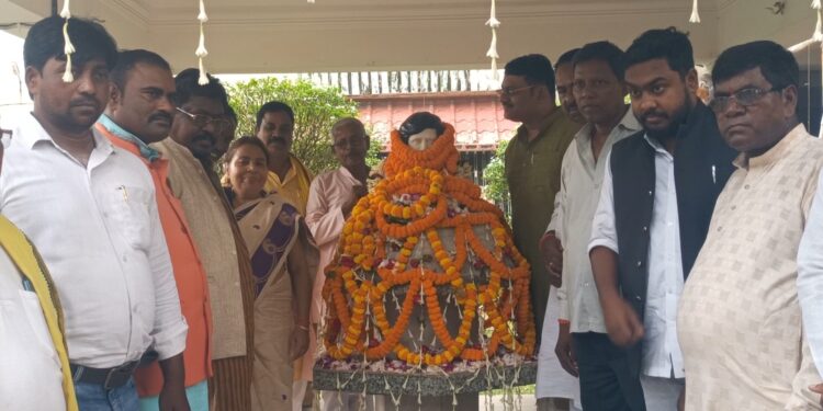 शहीद मनींद्र नाथ मंडल के 30वें शहादत दिवस पर दी गई श्रद्धांजलि