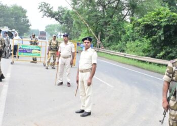 इंटर स्टेट चेक पोस्ट व एफएसटी ने जब्त किए 16.43 लाख, मादक पदार्थ भी बरामद