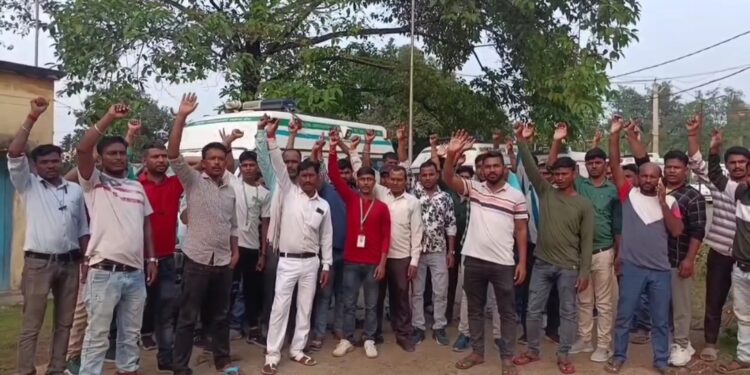 108 एंबुलेंस चालक और कर्मियों की हड़ताल हुआ खत्म,मिला वेतन