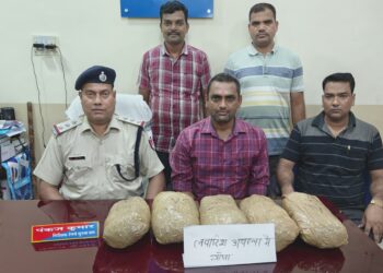 धनबाद रेल पुलिस को मिली सफलता, प्लेटफार्म से 5 किलो गांजा जब्त