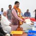 भाजपा प्रत्याशी राज सिन्हा ने किया नामांकन, बारिश में भींगकर पहुंचे समाहरणालय