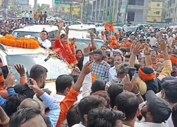 झरिया से भाजपा प्रत्याशी रागिनी सिंह ने किया नॉमिनेशन, कही झरिया की जानता लड़ रही है चुनाव