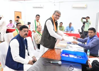धनबाद विधानसभा सीट से कांग्रेस प्रत्याशी अजय दुबे ने किया नॉमिनेशन