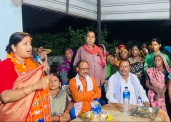 भाजपा प्रत्याशी रागिनी सिंह झरिया विधानसभा में कई क्षेत्रों का किया दौरा, मांगा समर्थन