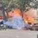 पटाखा दुकान में लगी आग, दर्जनों दुकान जलकर खाक, मची अफरा तफरी