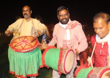 सिंदरी विधानसभा के प्रत्याशी चंद्रदेव महतो ने झारखंड संस्कृति कार्यक्रम में भाग लिया