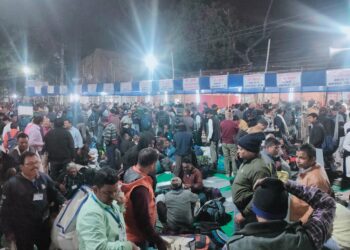 कृषि बाजार समिति पहुंचने लगी पोलिंग पार्टियां, स्ट्रांग रूम में जमा कराए जा रहे ईवीएम