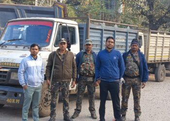 अवैध बालू कारोबार के खिलाफ कार्रवाई, खनन टास्क फोर्स ने 3 टाटा 407 किया जब्त