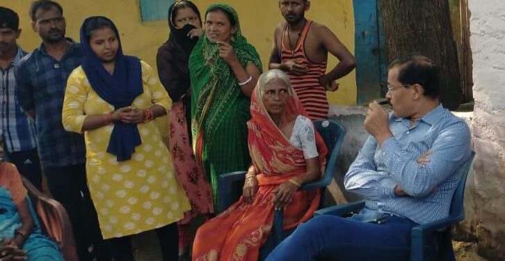 सामान्य प्रेक्षक ने किया वासेपुर व पांडरपाला के मतदान केंद्रों का निरीक्षण