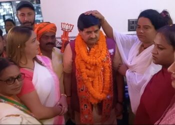 कांग्रेस प्रत्याशी सिर्फ चुनाव में नजर आते है, हम तो जनता के दुख में साथ रहते है: राज सिन्हा