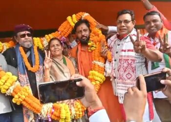 सीने स्टार मिथुन चक्रवर्ती का उच्चकों ने उड़ाया पर्स, उन्हें सुनने उमड़ा था जनसैलाब