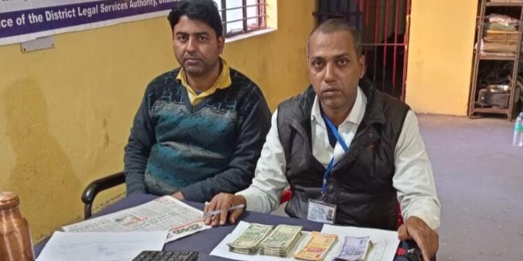 चुनाव से एक दिन पूर्व सघन जांच बाइक से 85 हजार नगद बरामद