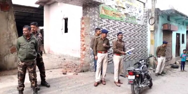 वासेपुर के गैंगस्टर प्रिंस खान के घर की कुर्की के लिए पहुंची एटीएस की टीम