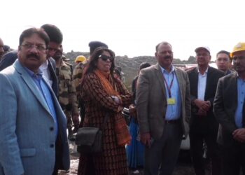 झरिया के अग्नि प्रभावित क्षेत्र में पहुंची पीएमओ की पांच सदस्यीय टीम